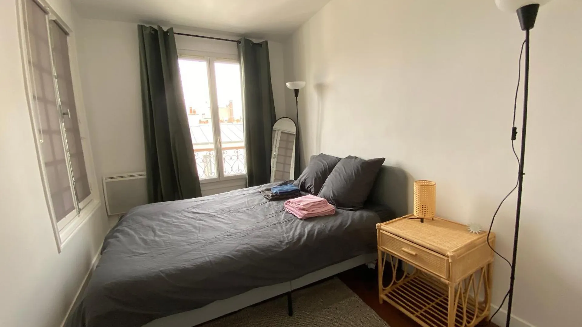 Batignolles Toits De Apartment