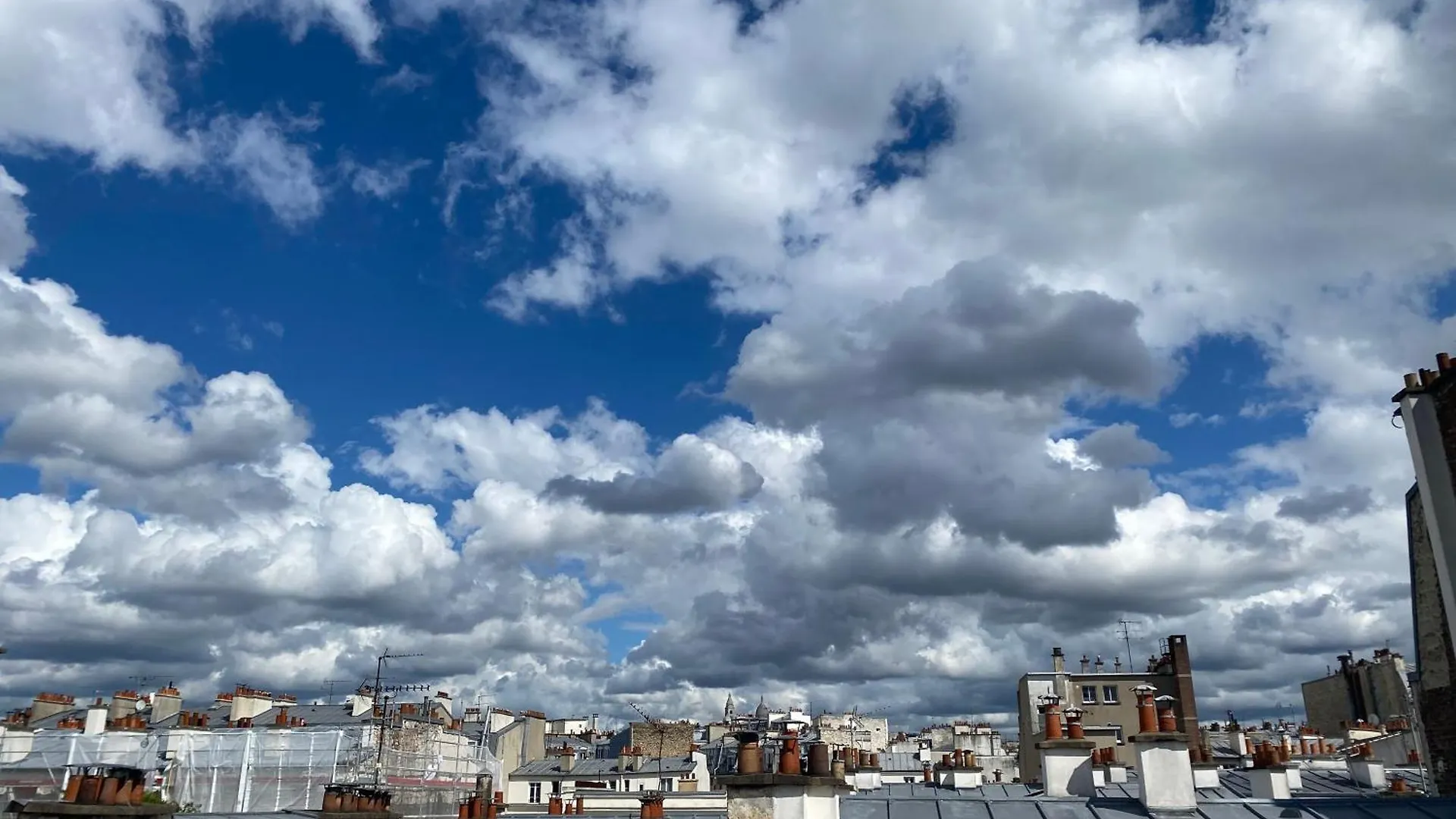 Batignolles Toits De Apartment